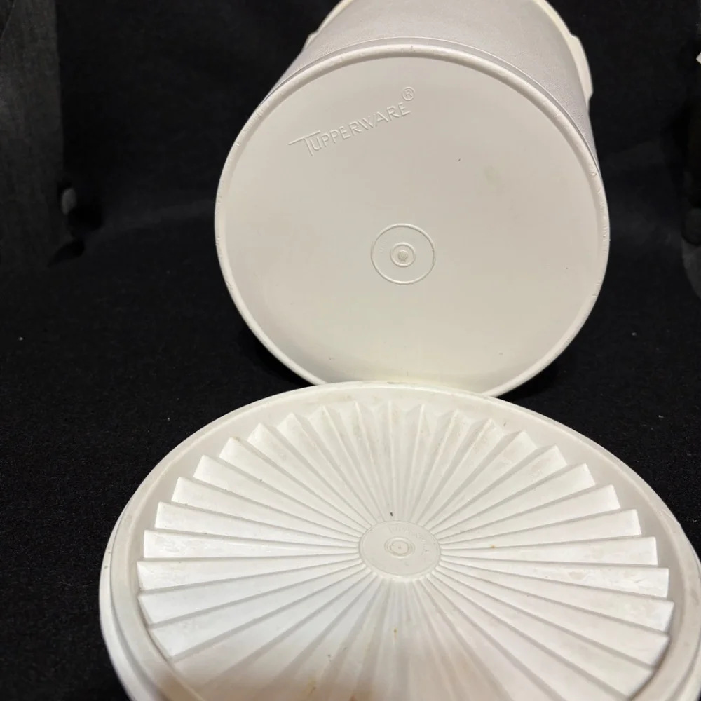 TUPPERWARE White Food Storage 8.50